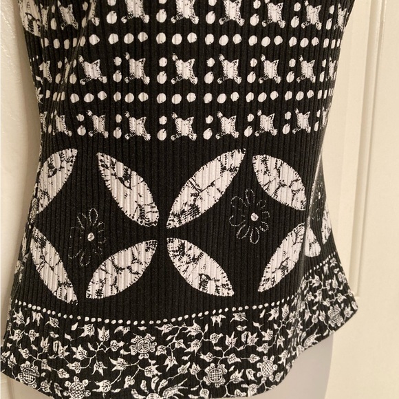INC. International Concepts Black & White Sleeveless Top Size XS - Picture 4 of 7